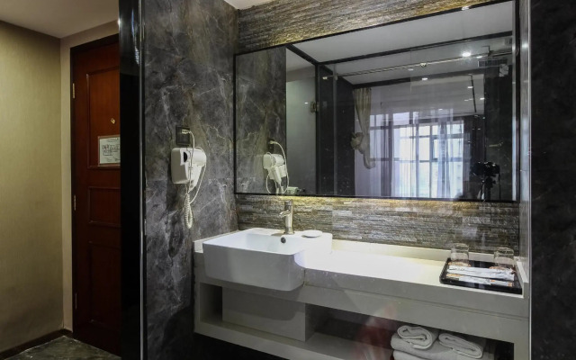 Warmyes Business Hotel