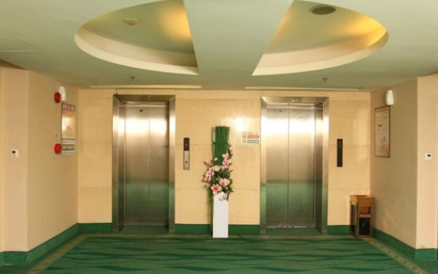 GreenTree Inn Guangdong Shenzhen Buji Long Dragon Express Hotel