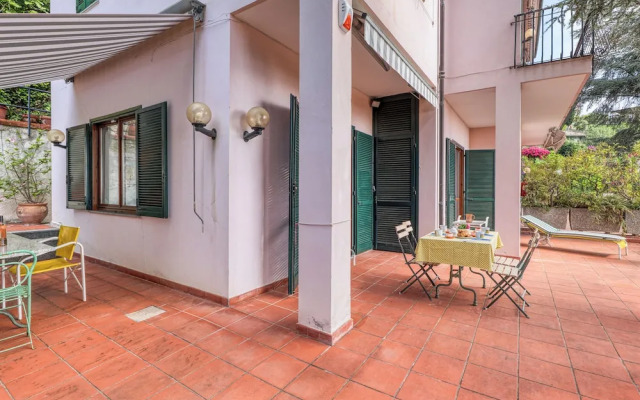 Hanbury Apt Pool And Sea