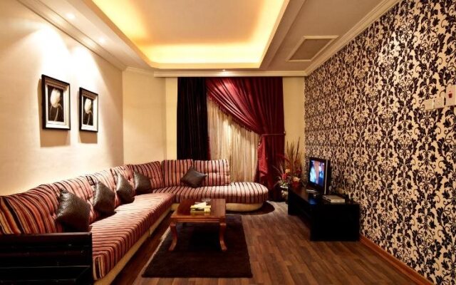 Royal In Villas