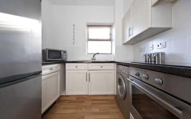 Elegant Zone 2 London Apartment