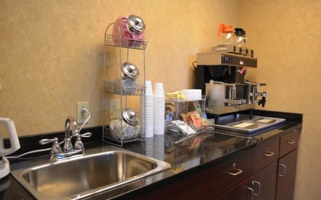 Brookshire Inn & Suites