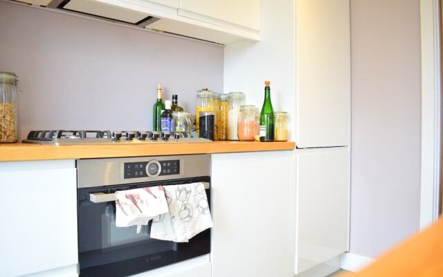 1 Bedroom Apartment Near O&#39;connell Street