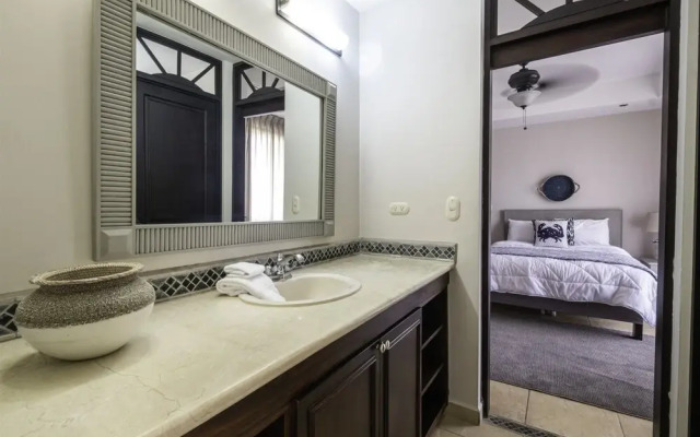 5th Flr Ocean View Penthouse With 2 Level Balcony