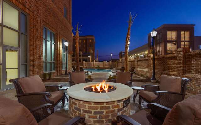 Embassy Suites by Hilton Savannah