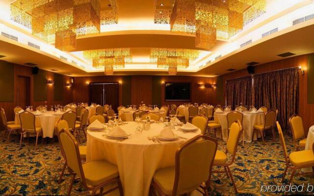 Arty Grand Hotel