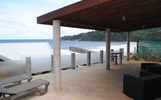 Pagua Bay House Oceanfront Cabanas