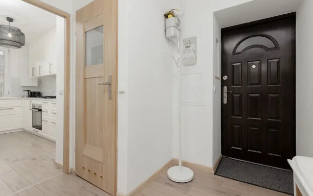 Modern Two-bedroom Warsaw by Renters