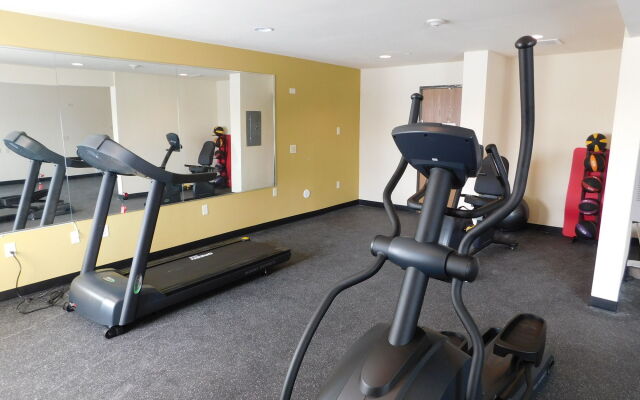 Days Inn & Suites by Wyndham Rochester Mayo Clinic South