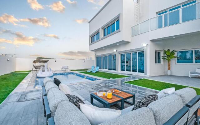 Luxury Modern White Villa on Island 9,500 sqft