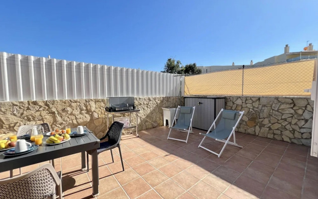 Pêra Stylish Villa With Pool by Homing