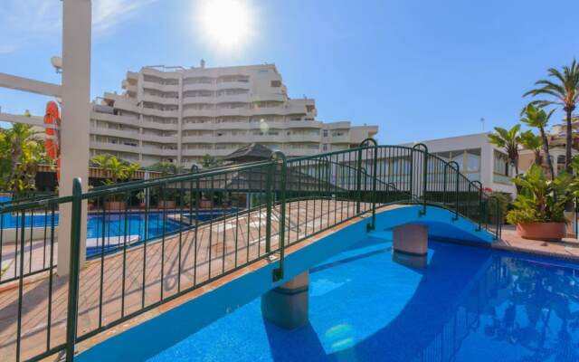 Apartamentos Benal Beach