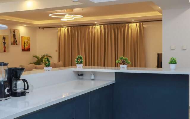 Lux Suites Royal Oak Residency