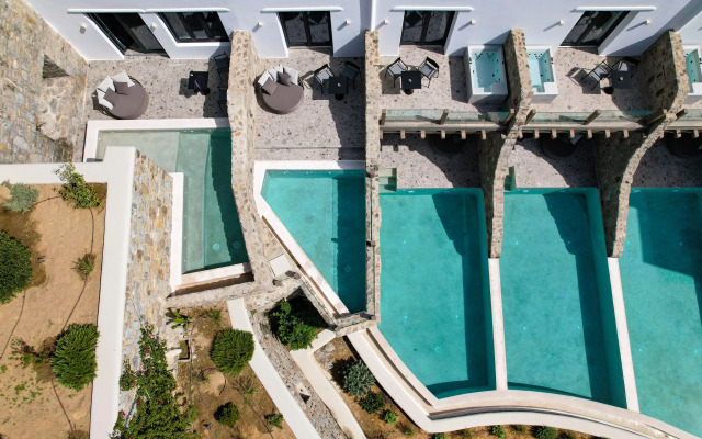 Aeonic Suites and Spa