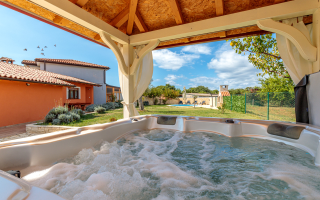 Pool & Spa House Betiga 2