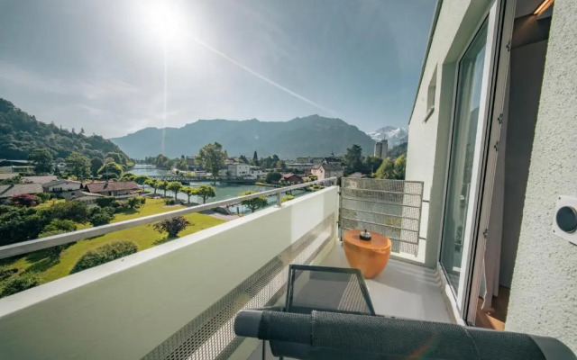 HOP Apartments & Suites