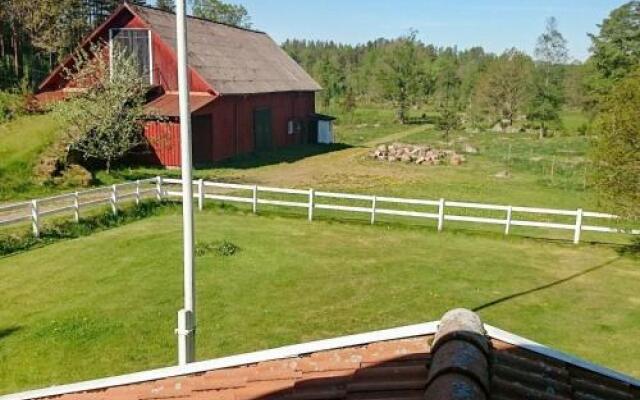 Three-Bedroom Holiday home in Gamleby 2