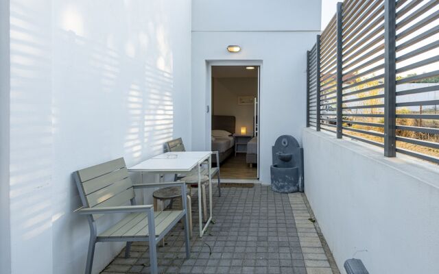Comfort Stay Athens Airport Hotel - FREE shuttle from and to the airport