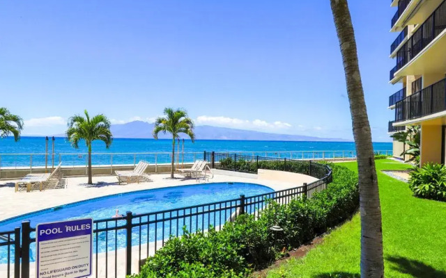 Hololani Resort