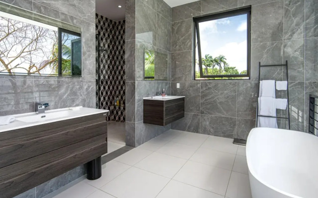 Onyx by Blue Sky Luxury