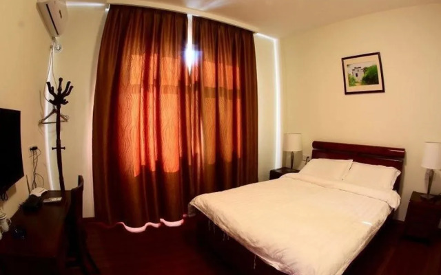 Wuyuan Huayuan Mountain Villa