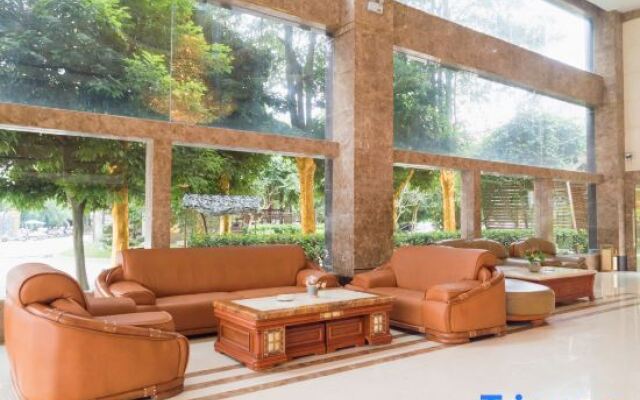 Oriental Crown Holiday Hotel