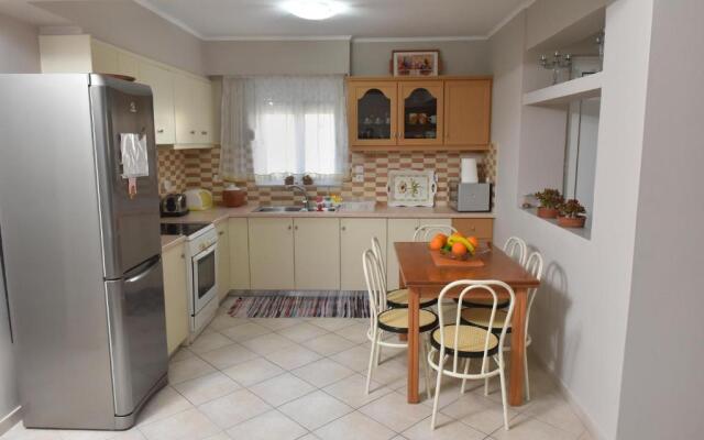Fanis Apartment
