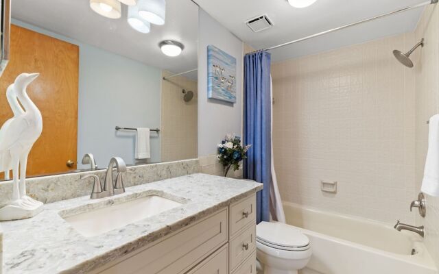 Reflections on the Gulf by Vtrips