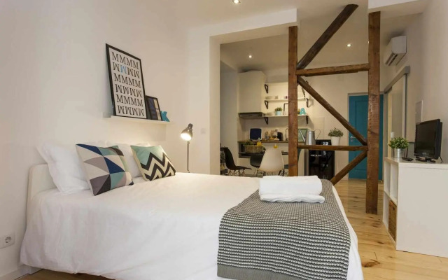 Modern New Studio in City Center- Blue