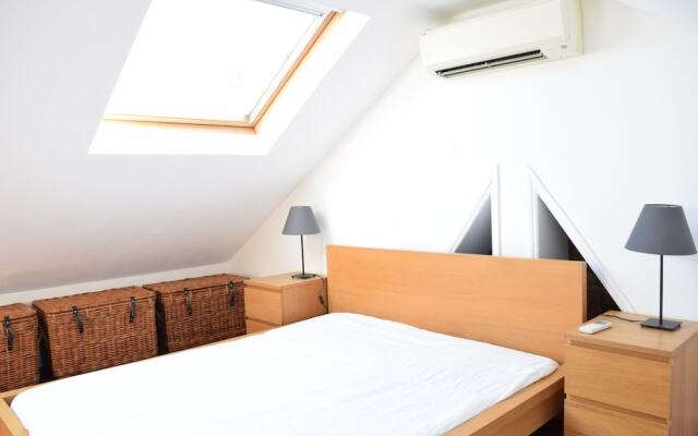 2 Bedroom Maisonette in Barons Court