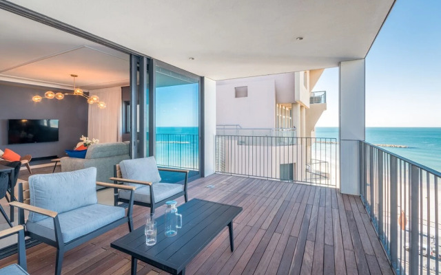 Front of Beach - Trumpeldor Street