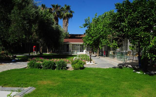 Clover Magic Altinkum Park Hotel