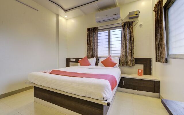 OYO 24125 Hotel Aakash