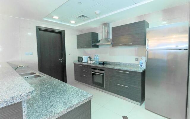 Amazing Gateway in the Marina Dubai