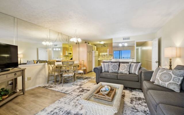 Summit by Book That Condo