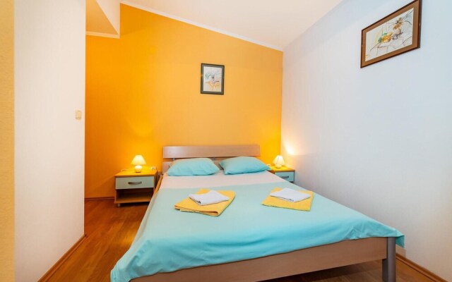 Nice Apartment in Modric With 1 Bedrooms and Wifi