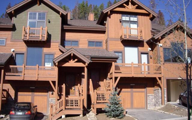 Bear Crossing Townhomes