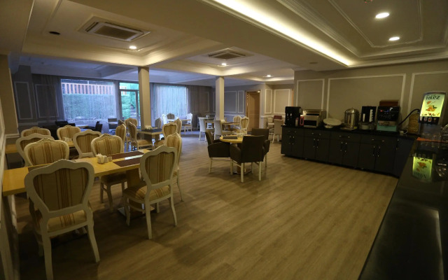 Albatros Premier Hotel 