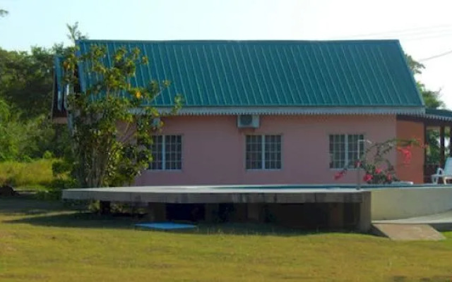 Canoe Bay Beach Resort