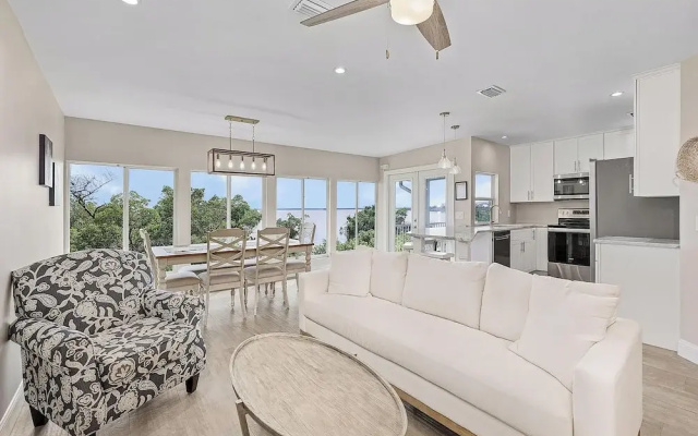 Dolphin Bay by Distinctive Beach Rentals
