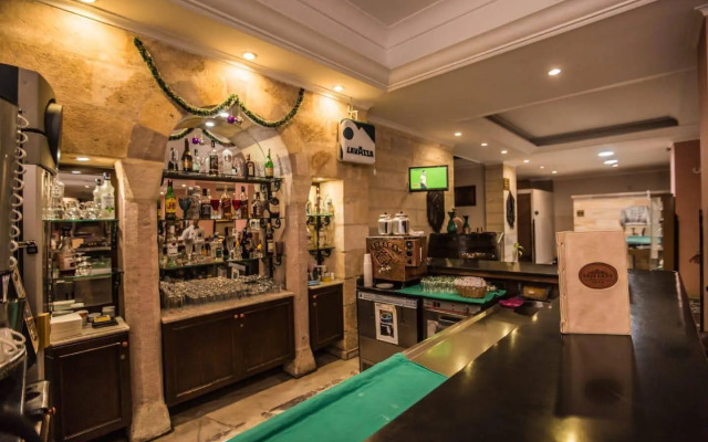 Tassaray Hotel