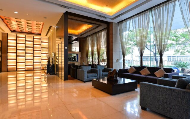 Hundred Centuries Hotel