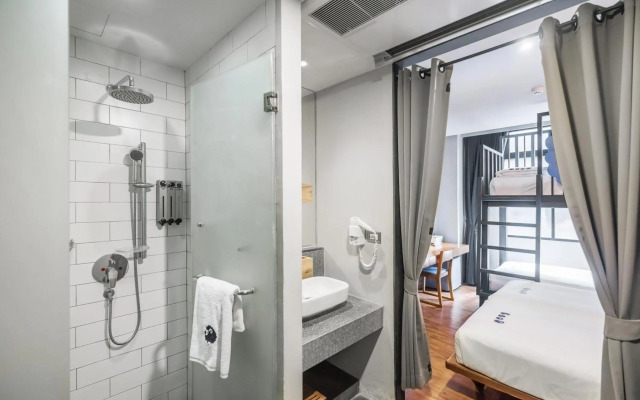 Kokotel Bangkok Surawong