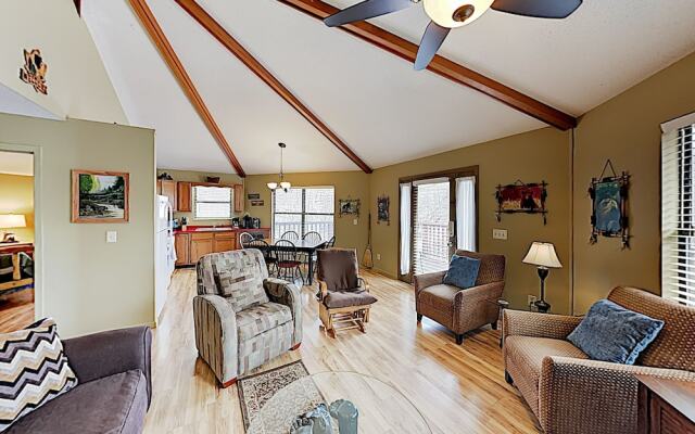 Roundette Cabin 2 Bedrooms 1.5 Bathroom Cabin