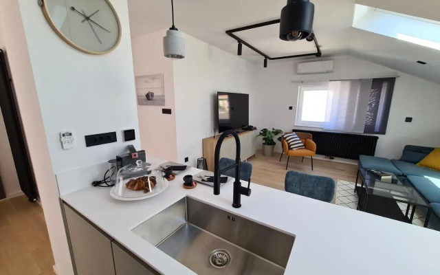Guesthouse Porto 100m see, close Sandy beach, Pebble beach