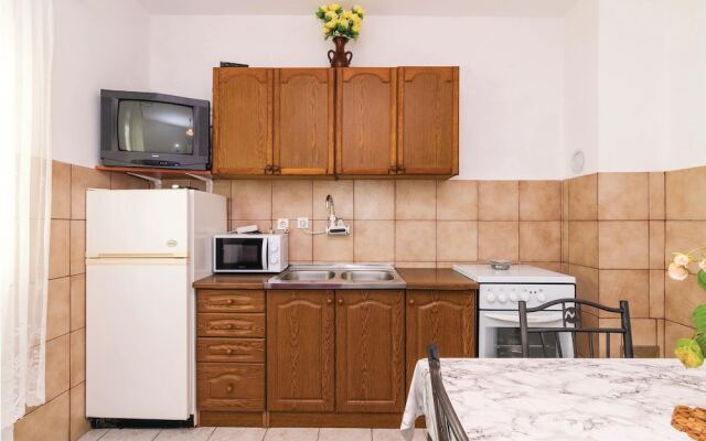 Stunning Apartment in Rovanjska With 3 Bedrooms