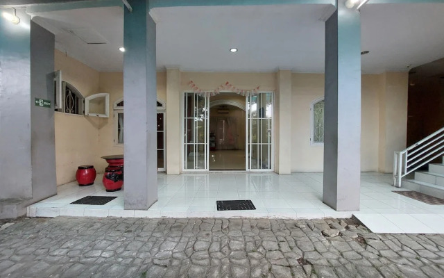 R Residence