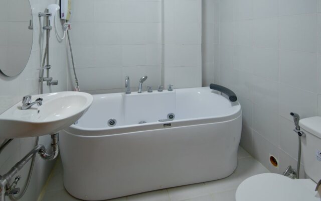 La Charica Inn & Suites
