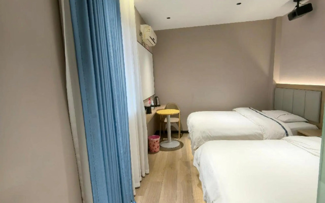 Yinhua Business Hotel (Wuhan Tongyi Street)