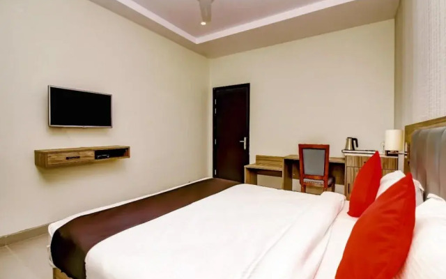 Capital O 71843 Grand Sindhura